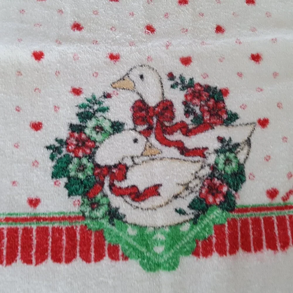 Vintage Christmas Kitchen Towels *AS IS* Please Read